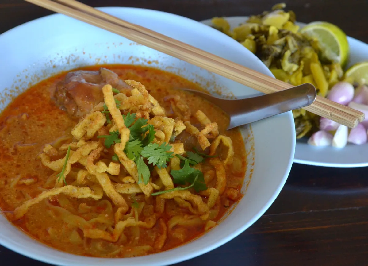 ข้าวซอยไก่ ตัวอย่างเมนูยอดนิยมที่ทุกร้านมีให้เลือก